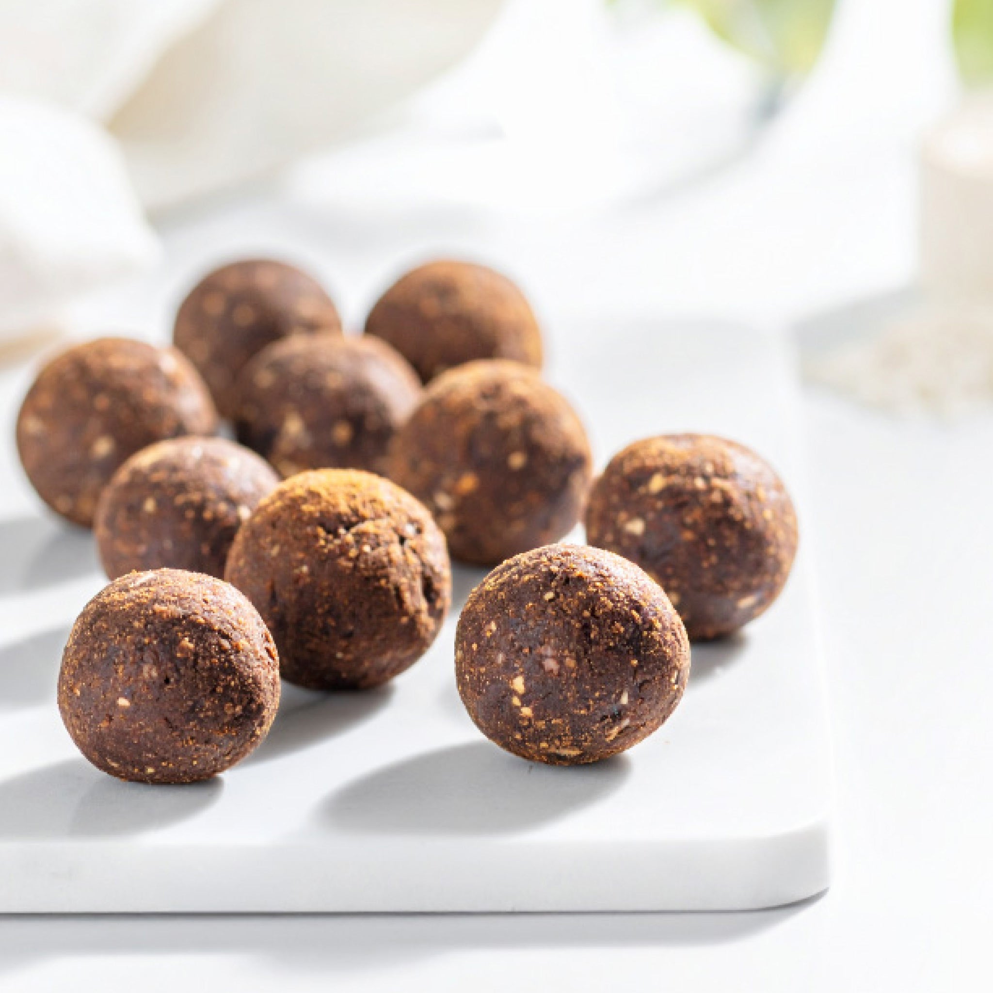 Cinnamon and Date Vegan Energy Balls